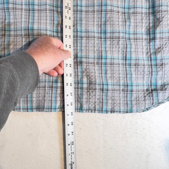 The North Face Button Shirt Men's Medium Zip Pocket "Seersucker-like" Grey Blue - Picture 8 of 13